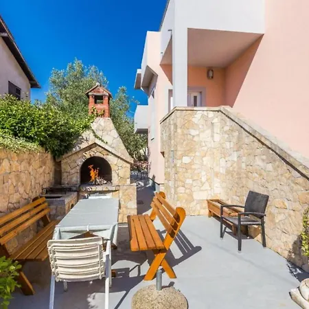 Modern In With Private Terrace - With Terrace Apartment *