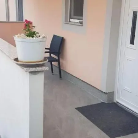 Modern In With Private Terrace - With Terrace Apartment *